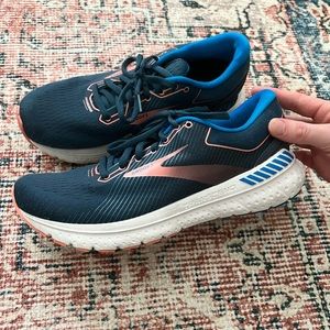 BROOKS • Transcend 7 Women’s Size 9